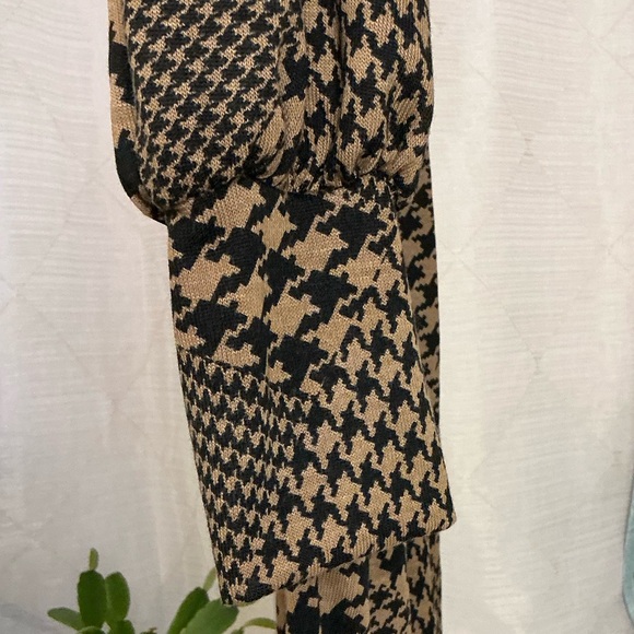 Long Sleeve Geometric Shirt Dress - Picture 4 of 4